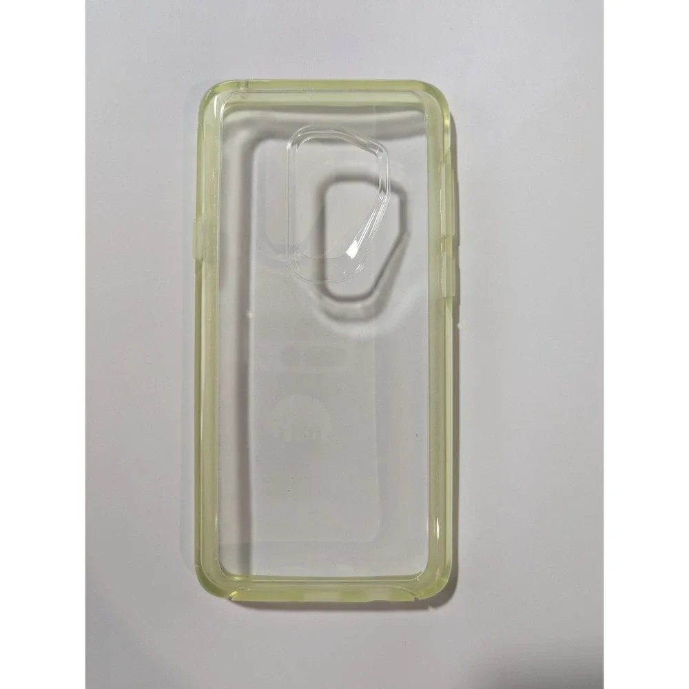 Q2. OtterBox Symmetry Case Samsung Galaxy S9+ Clear Some Yellowing Due‎ To Age